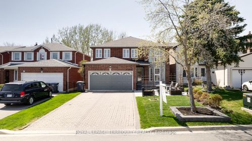 4242 Petersburg Cres, Mississauga, ON, L4Z2T3 | Card Image