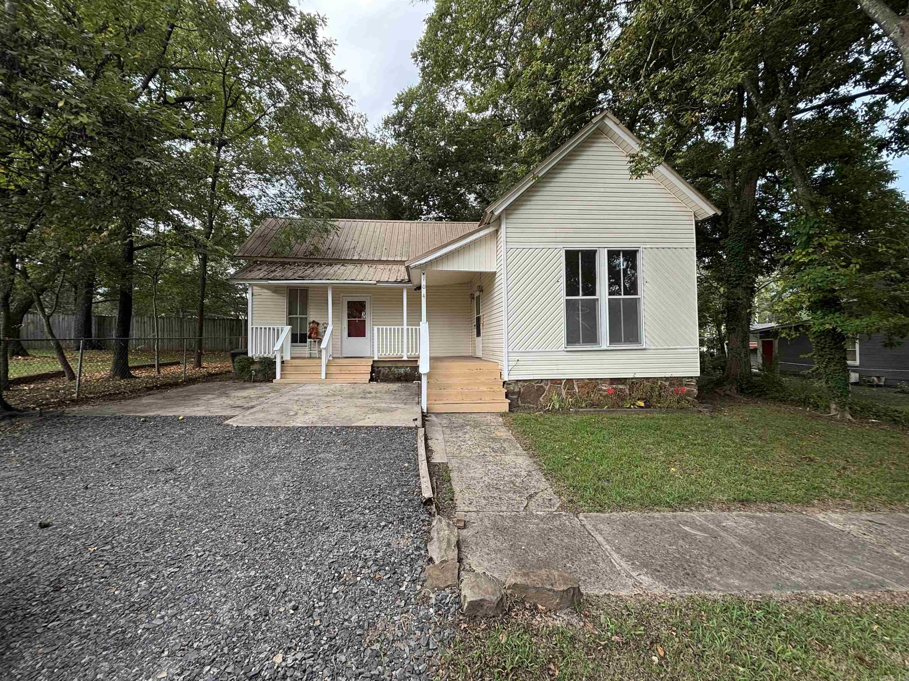 Spring St, Heber Springs, AR 72543