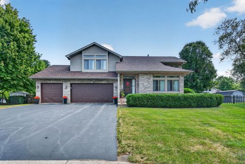 312 Badger Ct, Oswego, IL, 60543-7102 | Card Image