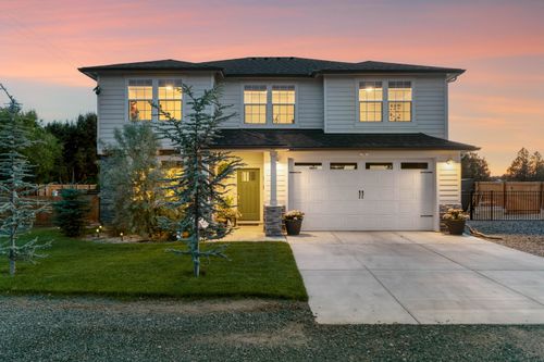 21030 Yeoman Rd, Bend, OR, 97701-8221 | Card Image