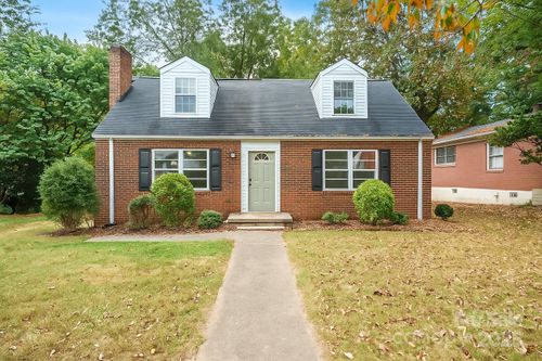 1261 Elizabeth Ave, Statesville, NC, 28677-3827 | Card Image