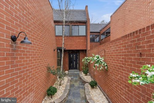 14 Malibu Ct, Towson, MD, 21204-2046 | Card Image