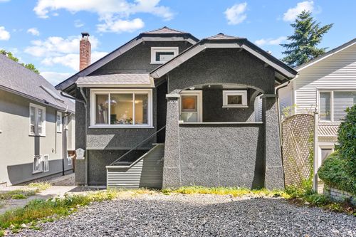 3279 W 11th Ave, Vancouver, BC, V6K2M9 | Card Image