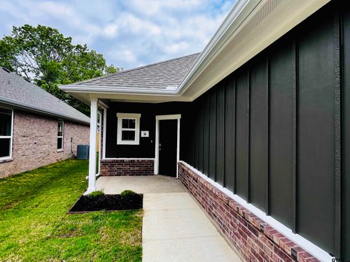 611 Park Dr, Chandler, TX, 75758 | Card Image