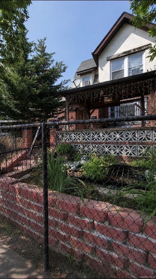 40-33 Forley St, Elmhurst, NY, 11373-1426 | Card Image