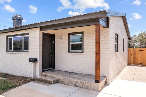 202 W Jackson St, Levelland, TX, 79336-2430 | Card Image