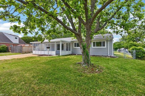 9607 Whit Ave, Norfolk, VA, 23503-2625 | Card Image