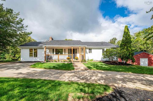 463 S Rawdon Rd, Mount Uniacke, NS, B0N1Z0 | Card Image