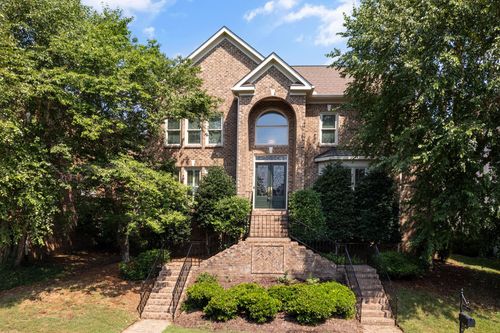 327 Whitworth Way, Nashville, TN, 37205-5017 | Card Image