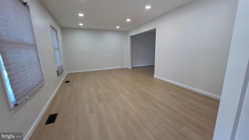 Residential in WILLINGBORO 5