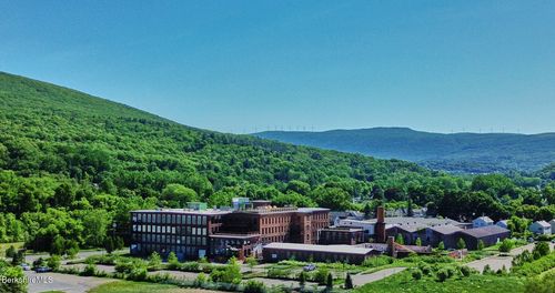 403-520 State Rd, North Adams, MA, 01247-3092 | Card Image