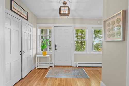apt-2-201 Humphrey St, Marblehead, MA, 01945-1667 | Card Image