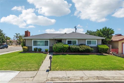 9929 Claremont Ave, Bloomington, CA, 92316-2012 | Card Image