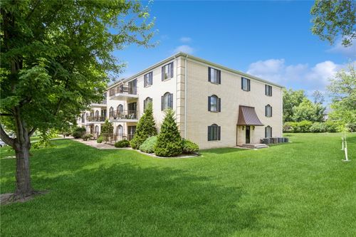 apt-217-2135 1st Ave Se, Cedar Rapids, IA, 52402-6354 | Card Image