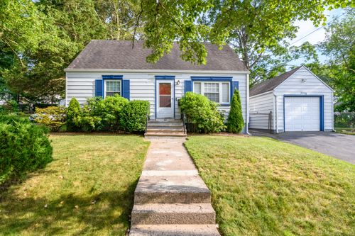 40 Rosina Rd, Hamden, CT, 06514-4516 | Card Image