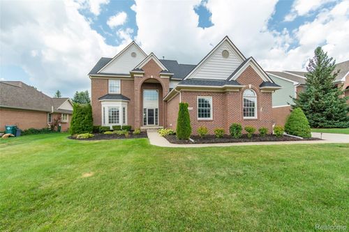 51334 Hills Dr, Plymouth, MI, 48170-3394 | Card Image