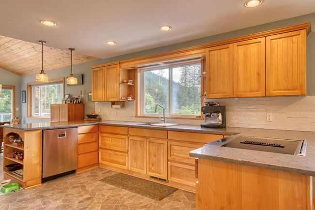 12810 Mainsail Road, House other with 3 bedrooms, 3 bathrooms and 10 parking in Madeira Park BC | Image 14