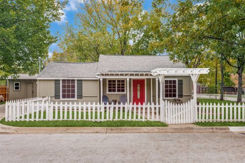 227 Blevins St, Grapevine, TX, 76051-5106 | Card Image