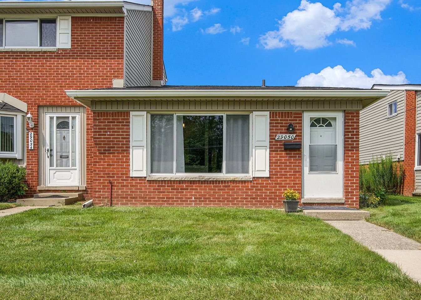 Ann Arbor Trl, Westland, MI 48185