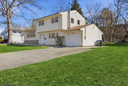 39 Gage Rd, East Brunswick, NJ, 08816-1401 | Card Image