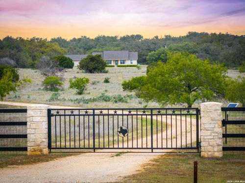 155 Maverick, New Braunfels, TX, 78132-2415 | Card Image