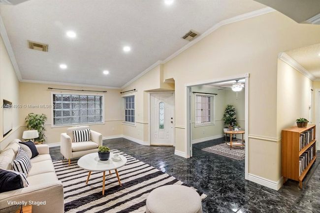 17610 Sw 4 Th Ct, House other with 4 bedrooms, 2 bathrooms and null parking in Pembroke Pines FL | Image 5