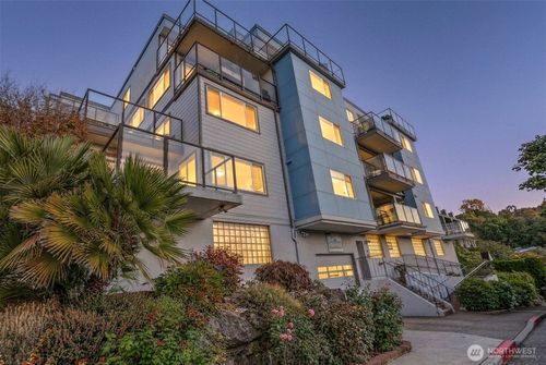11-2040 13th Ave W, Seattle, WA, 98119-2754 | Card Image