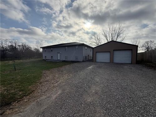 23257 Locust St, Higginsville, MO, 64037-9308 | Card Image