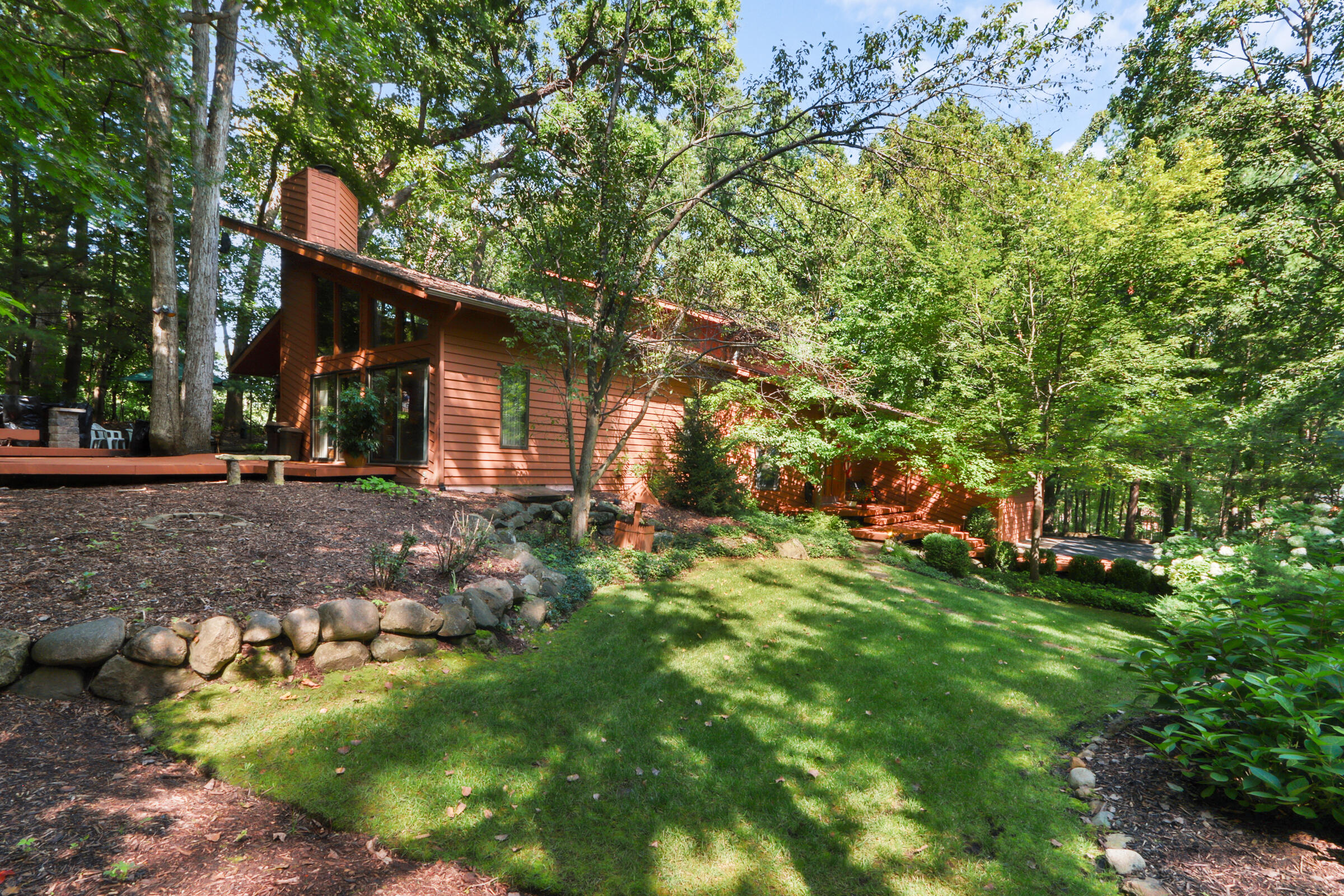 Abbey Springs Dr, Fontana, WI 53125