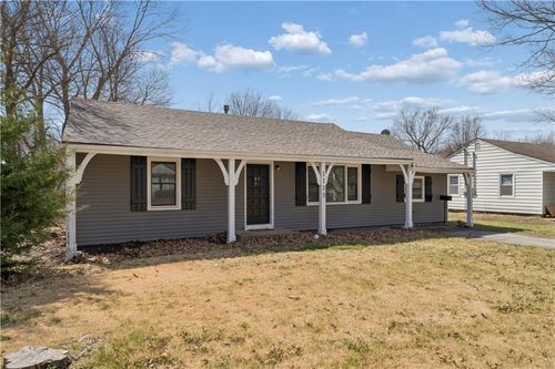 1113 E Cedar St, Olathe, KS, 66061-4803 | Card Image