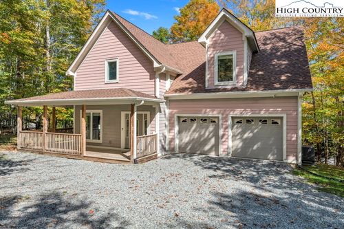 100 Northridge Rd, Beech Mountain, NC, 28604-8611 | Card Image
