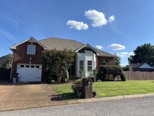 127 Iroquois Dr, White House, TN, 37188-4318 | Card Image