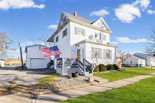 518 Market St, Hoopeston, IL, 60942-1643 | Card Image