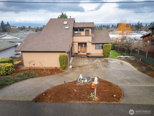 1813 E 3rd St, Port Angeles, WA, 98362-4911 | Card Image