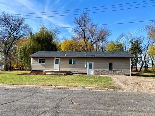 104 Boulevard St, Belview, MN, 56214-1002 | Card Image