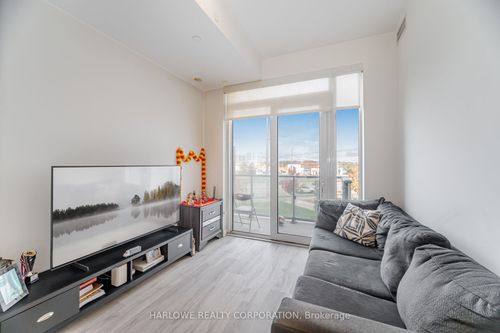 204-4655 Metcalfe Ave, Mississauga, ON, L5M0Z7 | Card Image