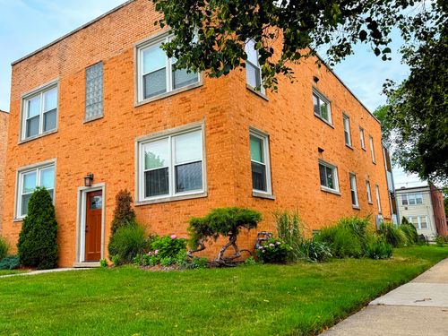 9003 Bronx Ave, Skokie, IL, 60077-1704 | Card Image