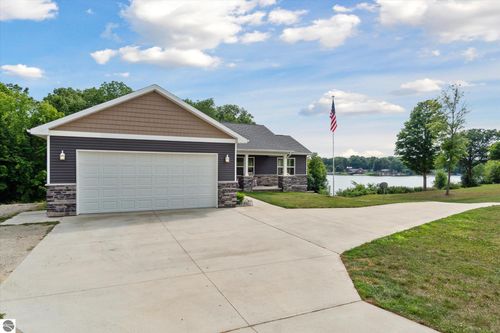 4581 Skyline, Perrinton, MI, 48871 | Card Image