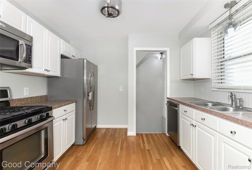 1197 Catalpa Dr, Berkley, MI, 48072-2001 | Card Image