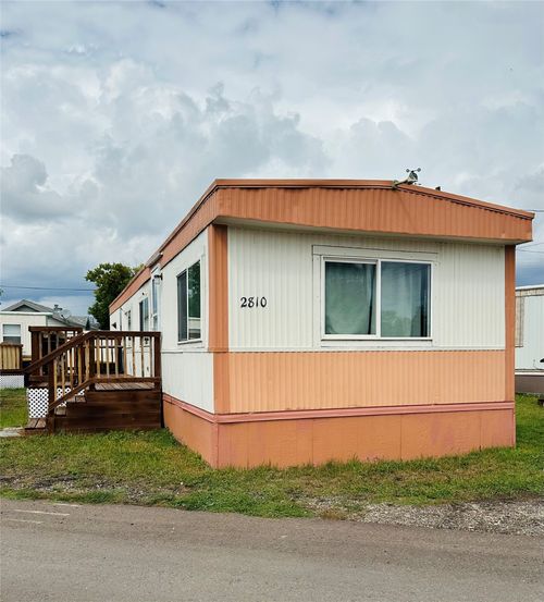 2810 9th Ave N, Great Falls, MT, 59401-2052 | Card Image