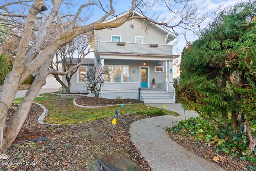 8 N 28th Ave, Yakima, WA, 98902-2813 | Card Image