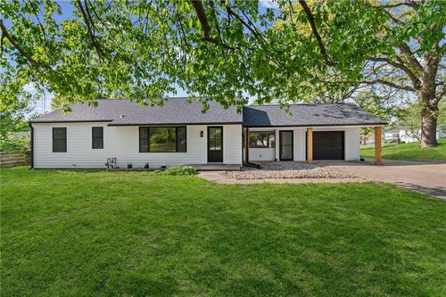 405 W 6th St, Carrollton, MO, 64633-1427 | Card Image