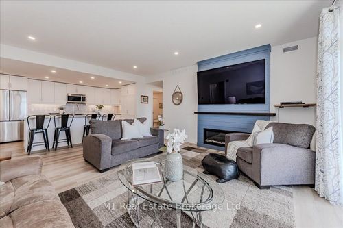 207-99B Farley Rd, Fergus, ON, N1M0J9 | Card Image
