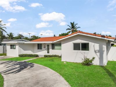 28 Sw 9th Ave, House other with 4 bedrooms, 2 bathrooms and null parking in Boca Raton FL | Image 3