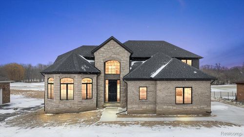 53650 Romeo Plank Rd, Macomb, MI, 48042-2921 | Card Image