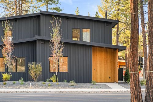 158-475 N Pine St, Sisters, OR, 97759-1877 | Card Image