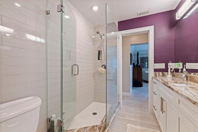 UNIT-6 - 1060 N Shore Dr Ne, Condo with 2 bedrooms, 2 bathrooms and null parking in ST PETERSBURG FL | Image 42