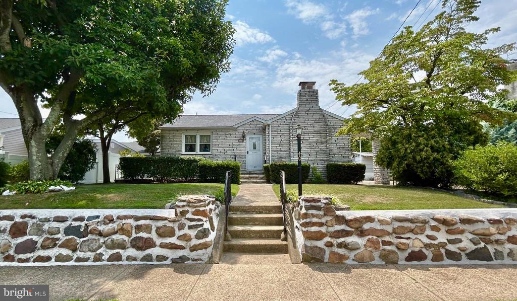 4th St, Florence, NJ 08518