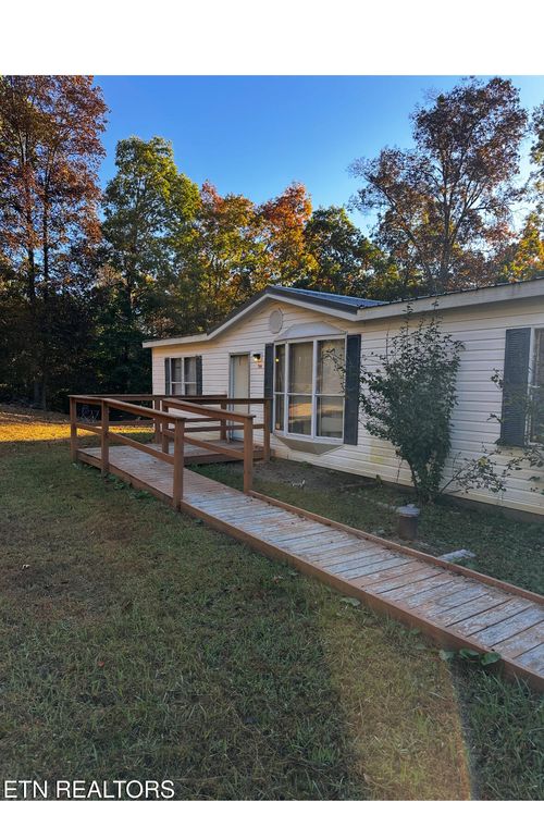 764 Driftwood Cir, Sevierville, TN, 37876-5810 | Card Image