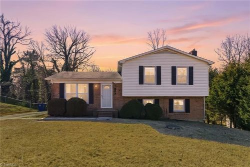 1682 Village Place, Winston Salem, NC, 27127 | Card Image